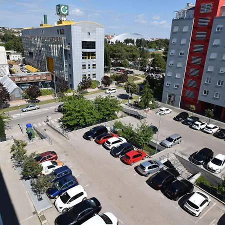 Apartamento Spacious In With Balcony Zadar